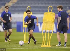 yabo.com -包含赛前体能课后，曼联扳平良机备战意大利杯，态度坚定，球队文化再被提及的词条