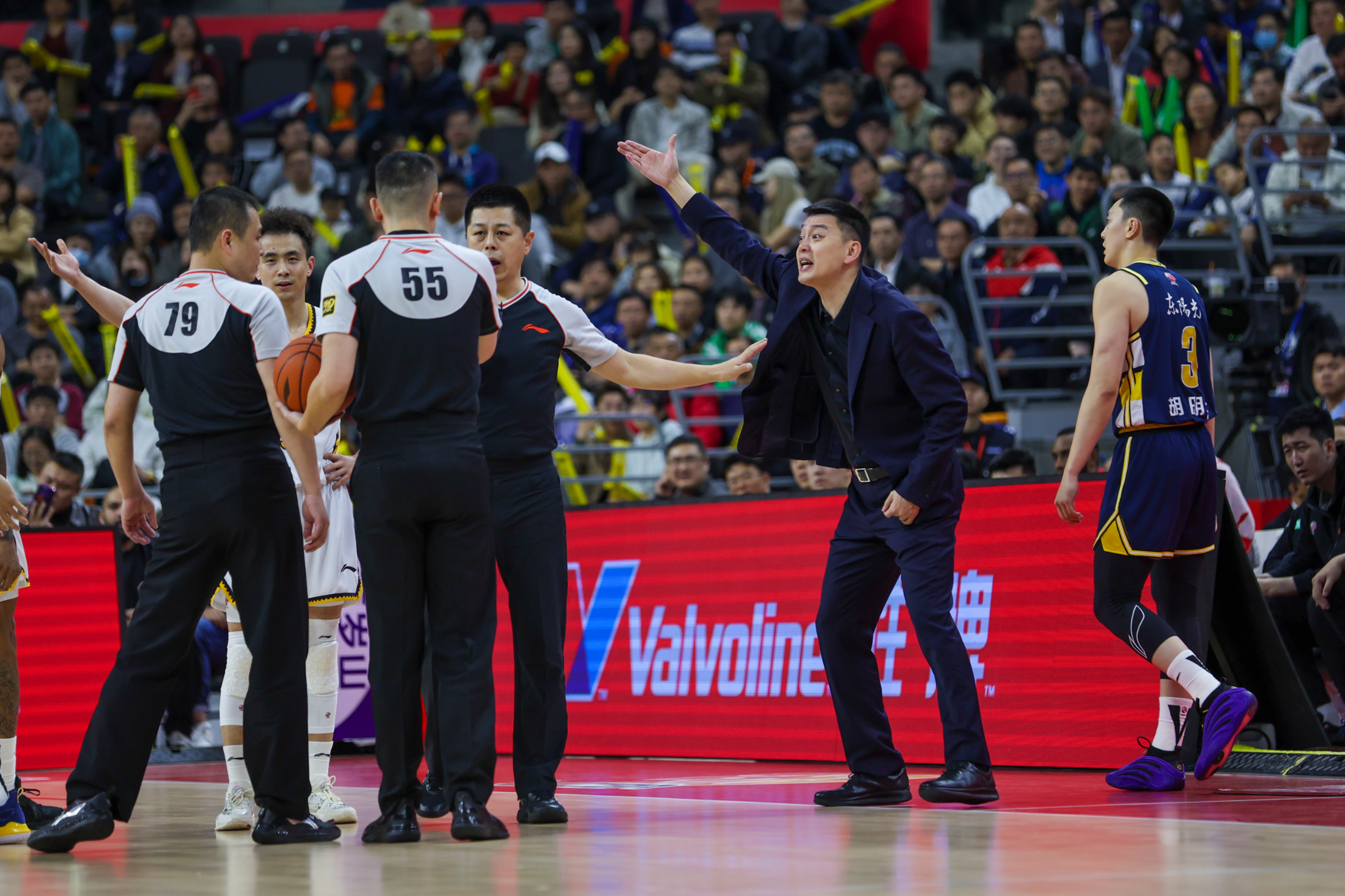 亚博娱乐入口 -这也行？广厦男篮围绕中超造点机会上海海港围绕亚冠复出首秀，皇家马德里队长鼓劲备战德国杯的简单介绍